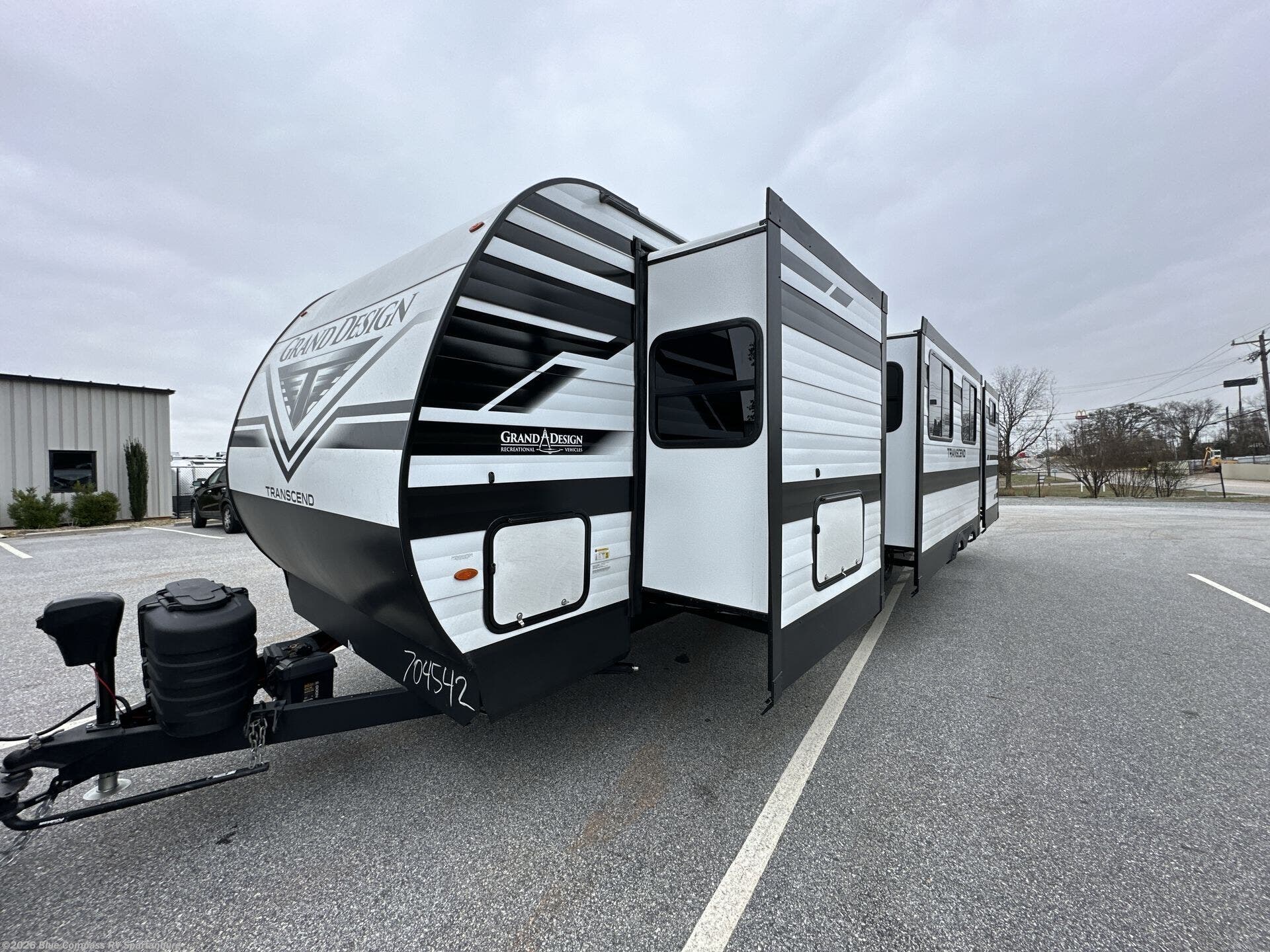 2026 Transcend 335BHT by Grand Design from Blue Compass RV Spartanburg in Duncan, South Carolina