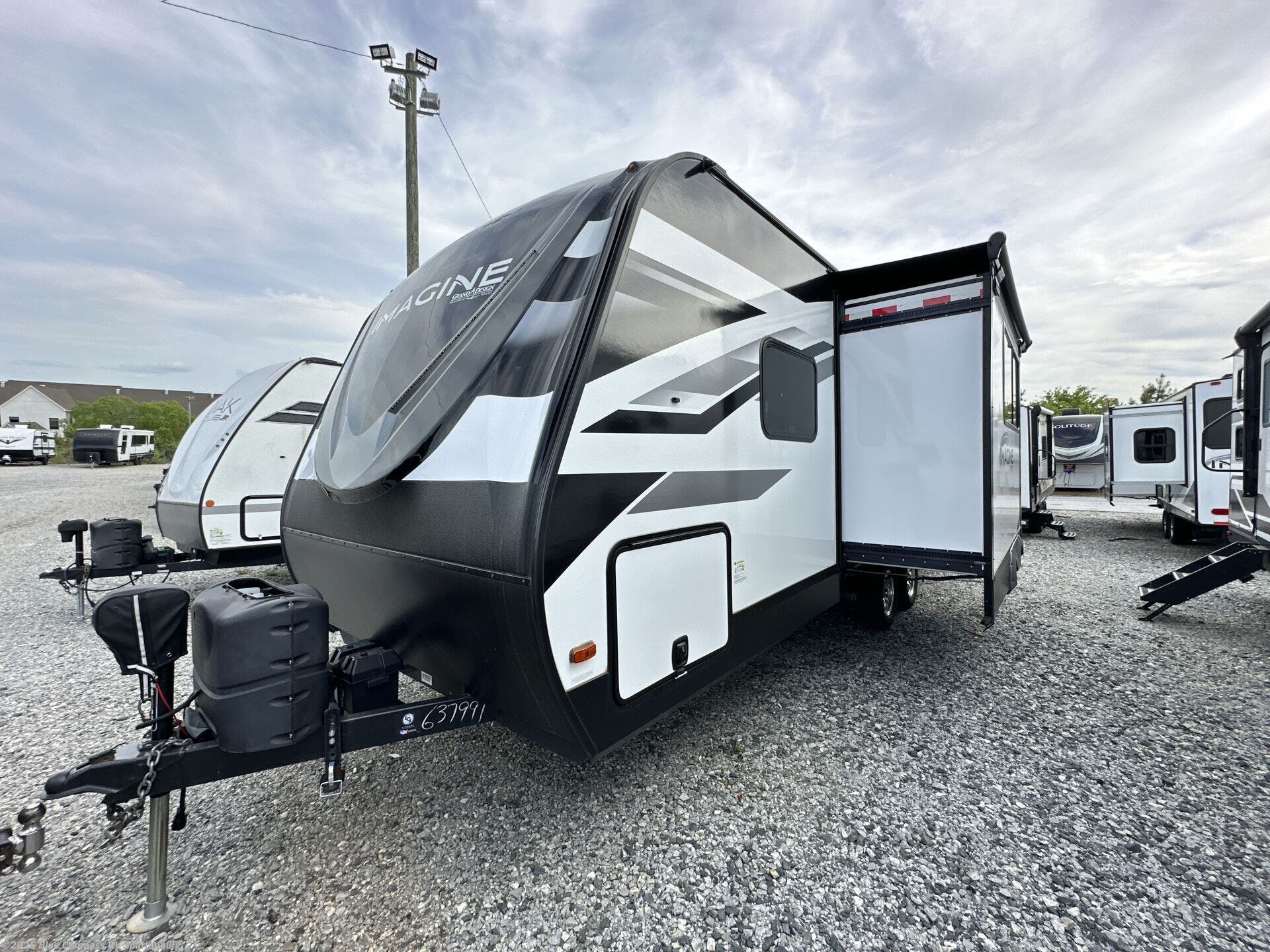 2022 Imagine 2400BH by Grand Design from Blue Compass RV Spartanburg in Duncan, South Carolina