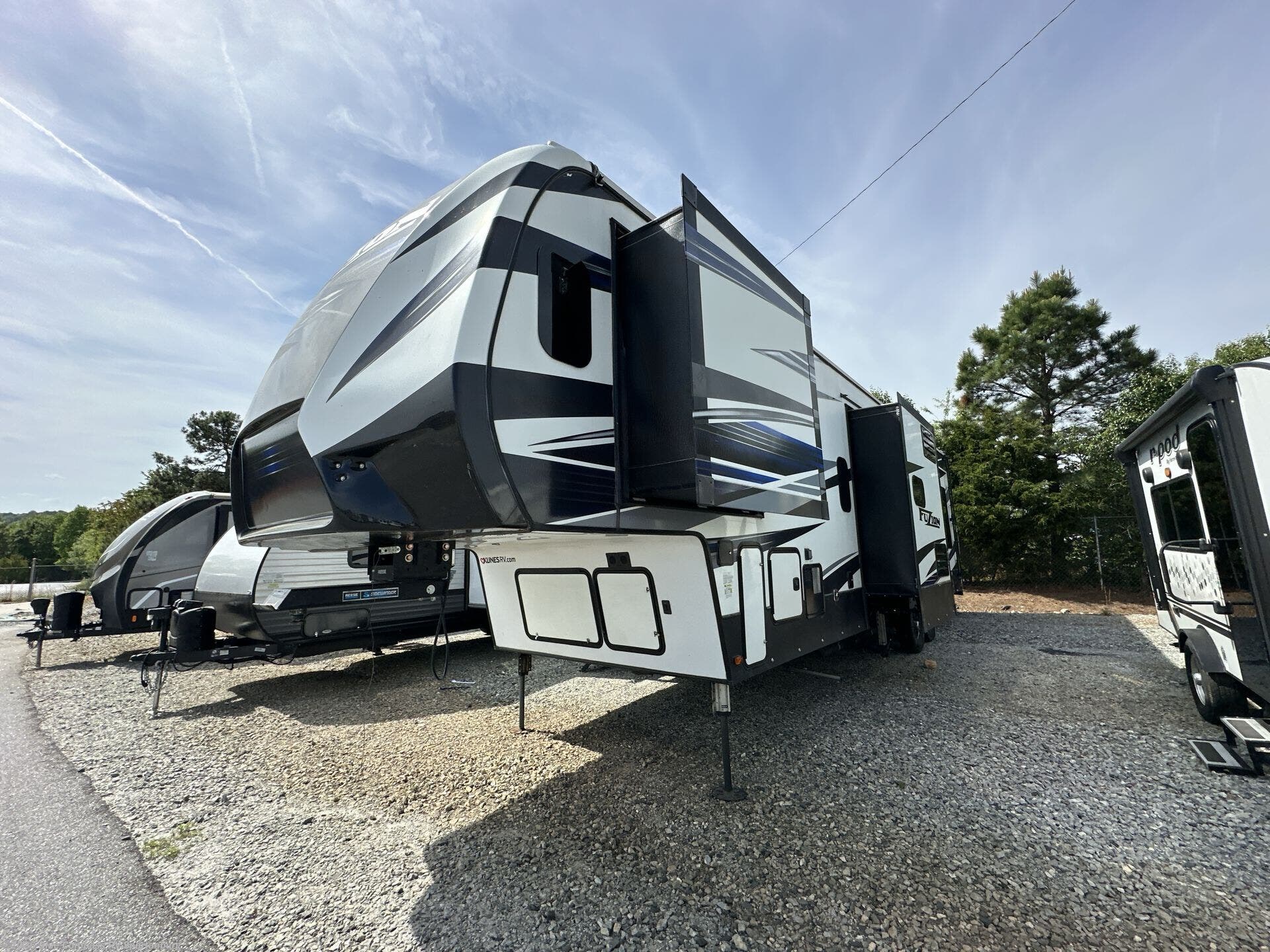 Used 2019 Keystone Fuzion 373 available in Duncan, South Carolina