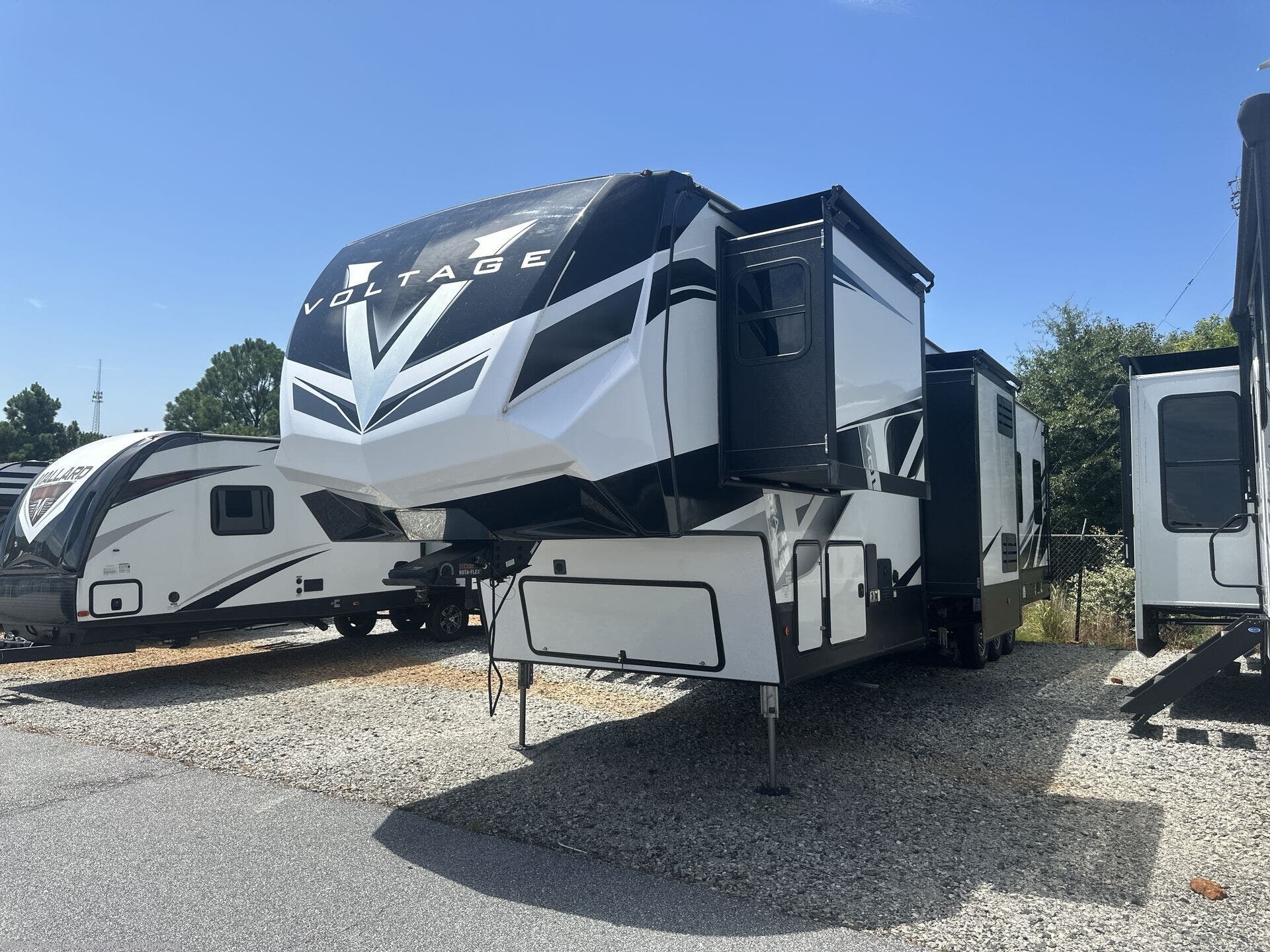 Used 2022 Dutchmen Voltage 4015 available in Duncan, South Carolina