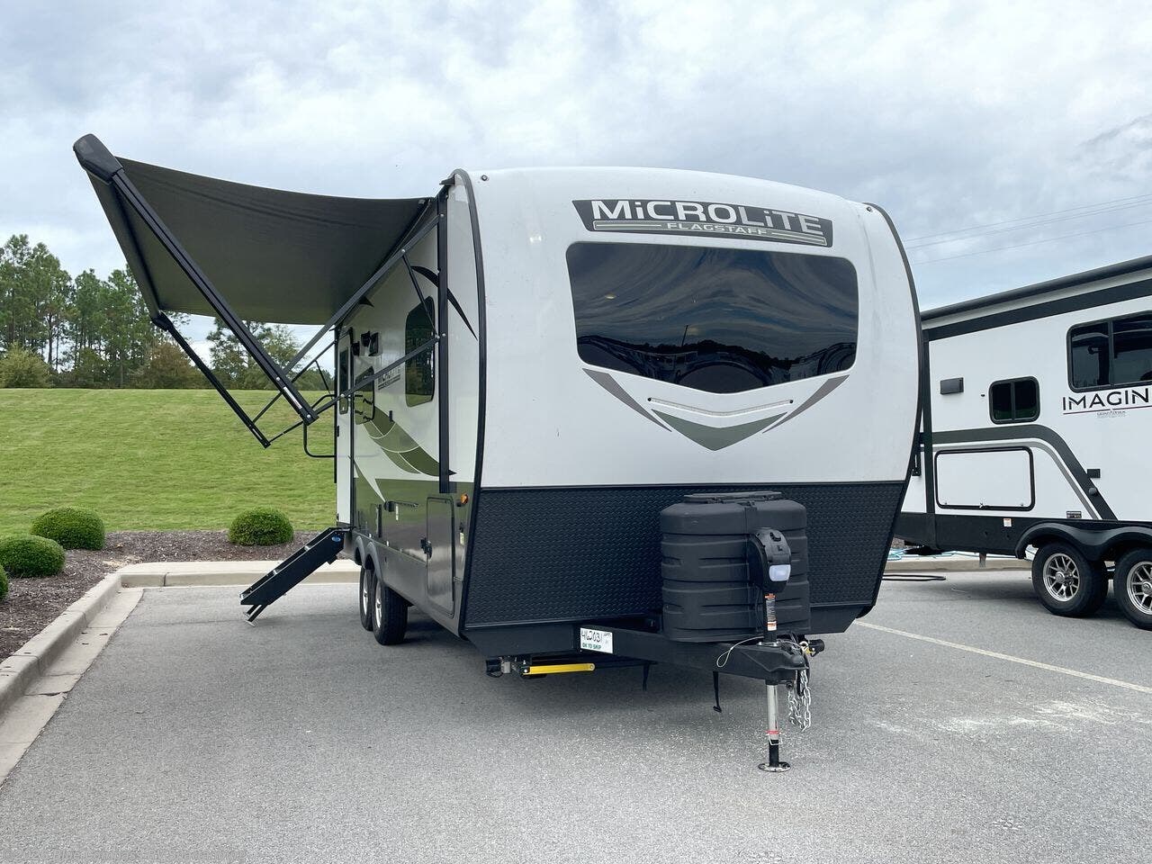 2025 Flagstaff Micro Lite 22FBS by Forest River from Blue Compass RV Spartanburg in Duncan, South Carolina