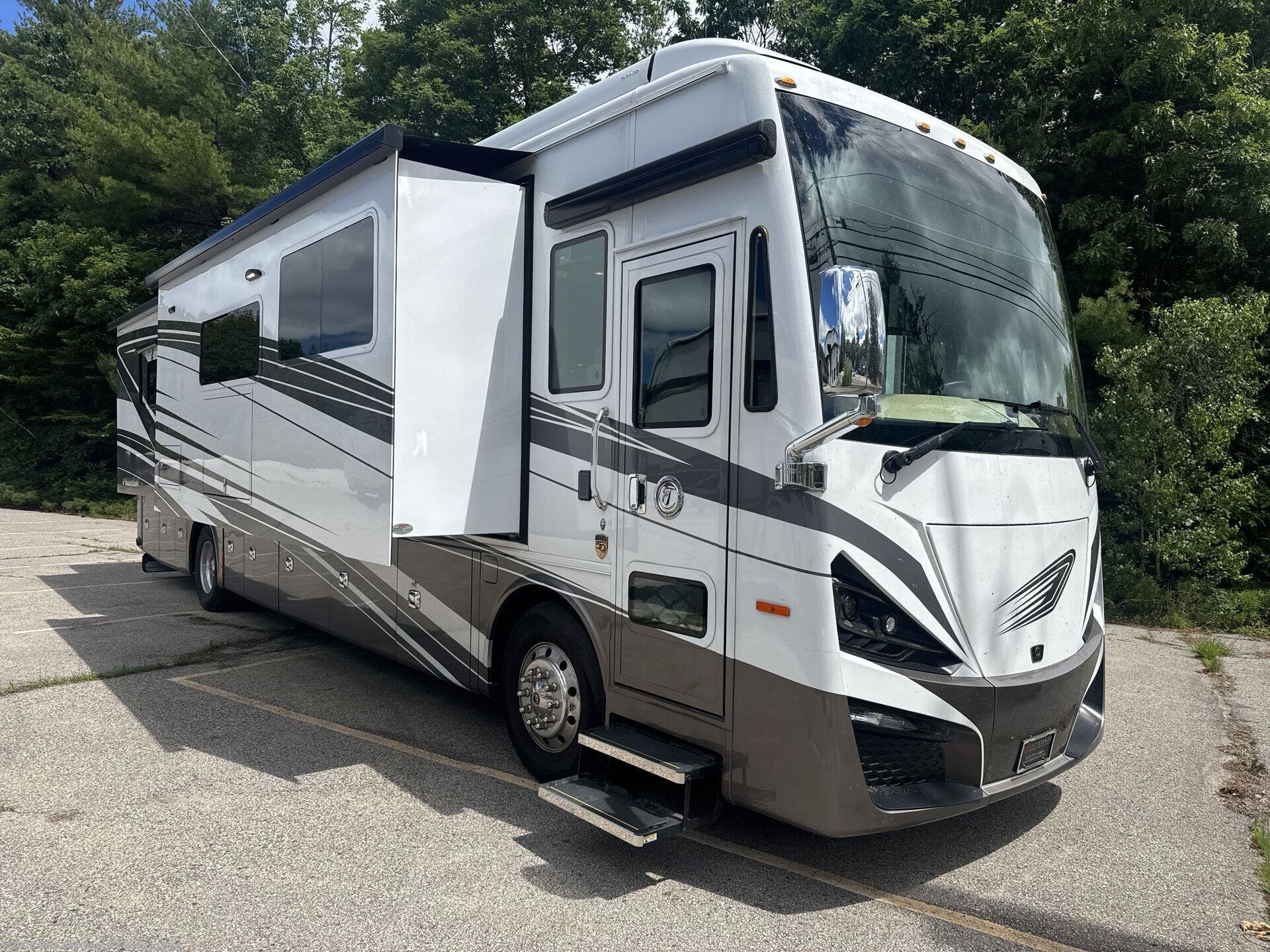 2022 Phaeton 40 IH by Tiffin from Blue Compass RV Spartanburg in Duncan, South Carolina
