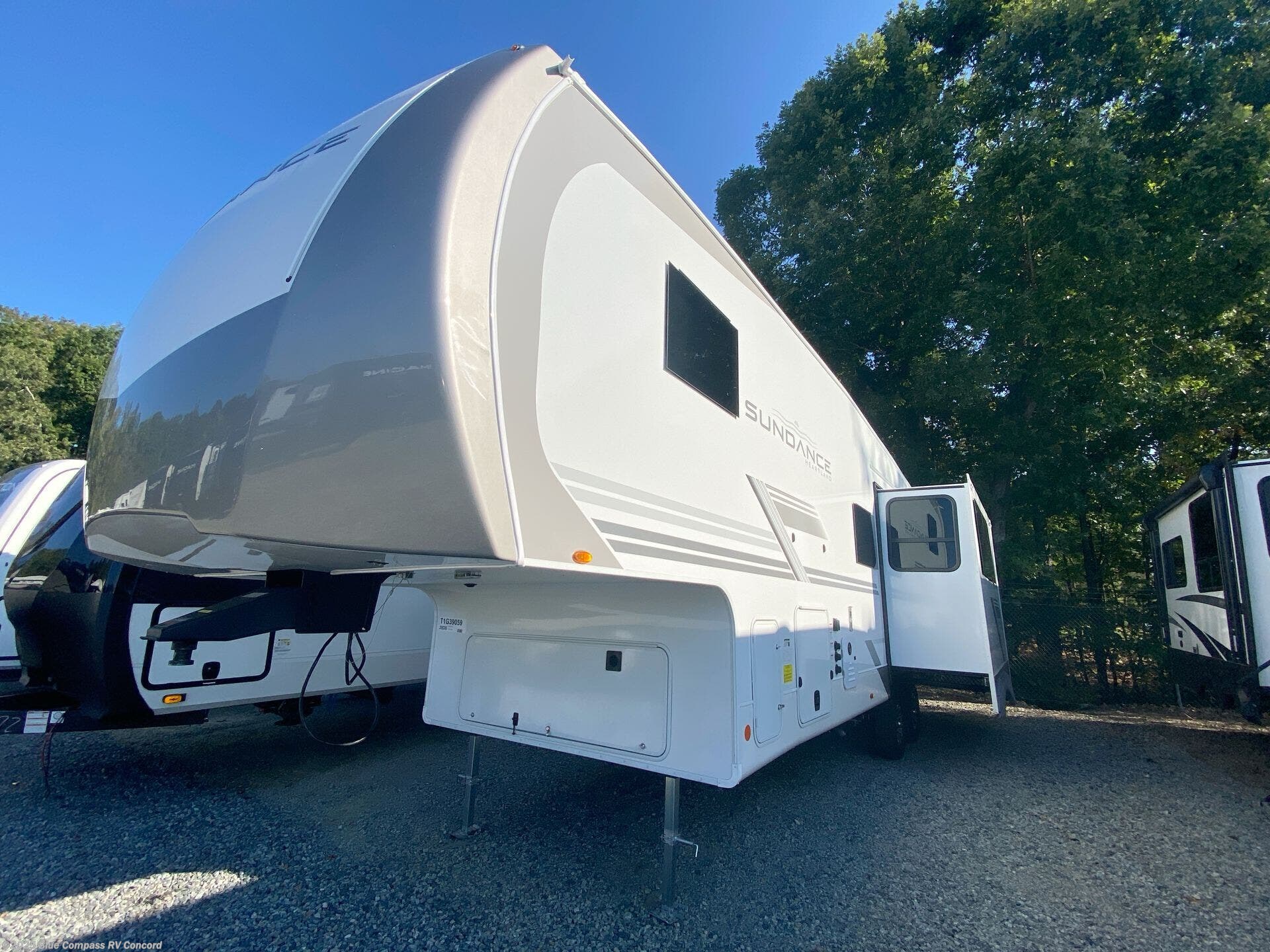 New 2026 Heartland Sundance XLT 28DB available in Concord, North Carolina