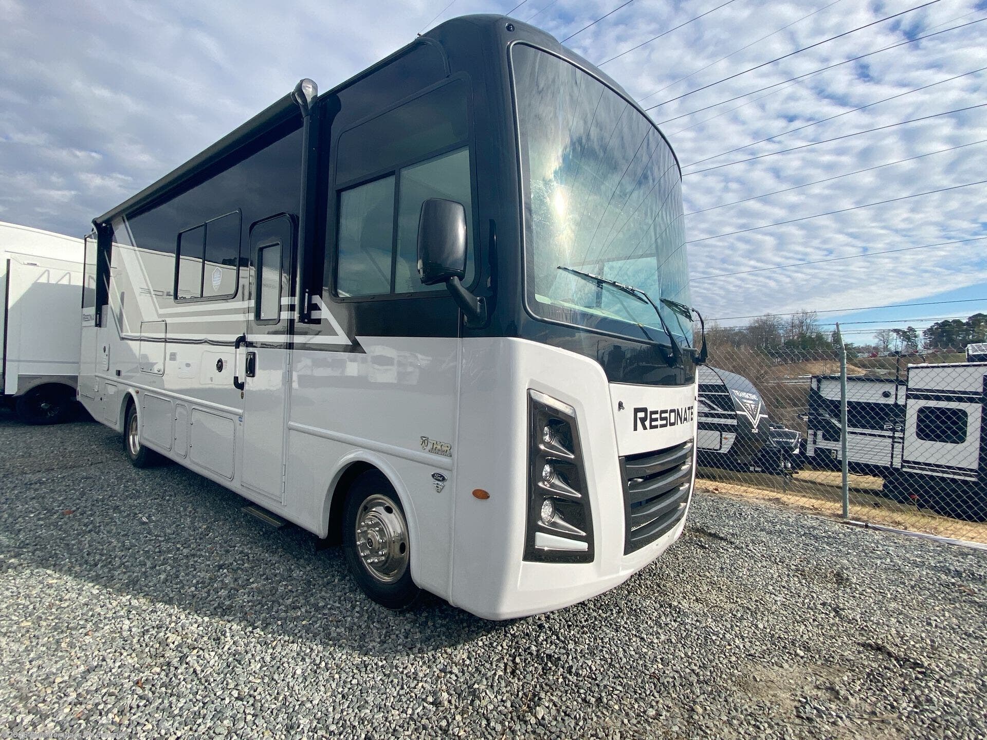 2026 Resonate 29D by Thor Motor Coach from Blue Compass RV Concord in Concord, North Carolina