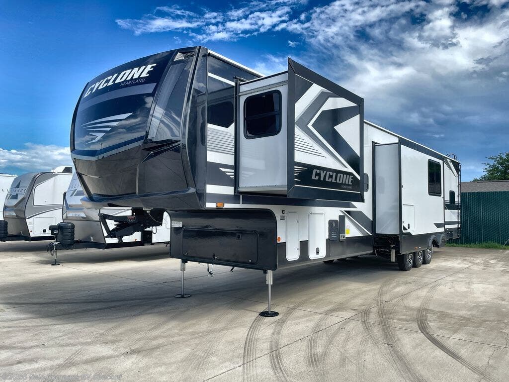 New 2027 Heartland Cyclone 3914 available in Concord, North Carolina