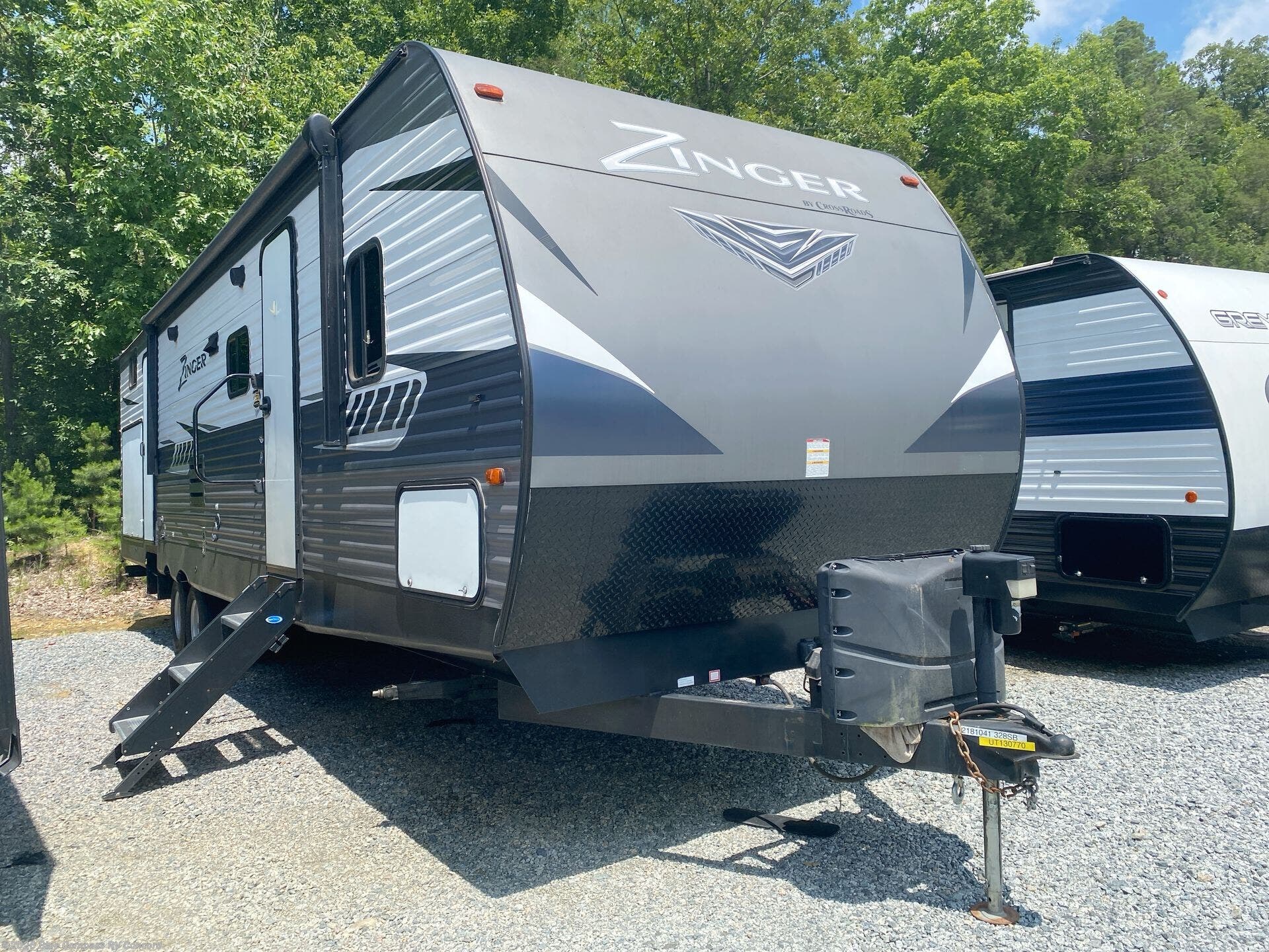 2019 Zinger 328SB by CrossRoads from Blue Compass RV Concord in Concord, North Carolina