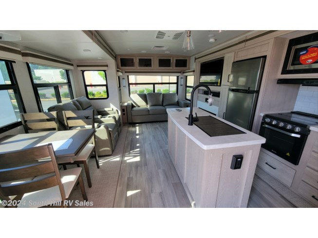 2022-forest-river-rockwood-signature-8337rl-rv-for-sale-in-puyallup-wa