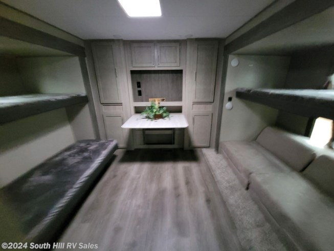 2022 Coachmen Catalina Legacy Edition 323QBTSCK - New Travel Trailer For Sale by South Hill RV Sales in Puyallup, Washington