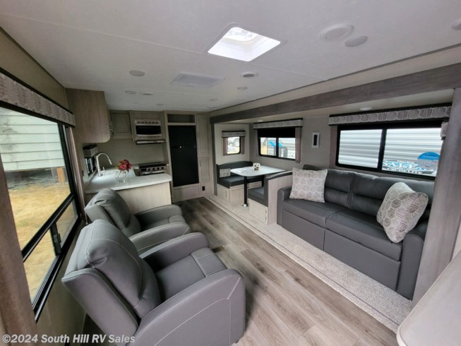 New 2022 Coachmen Catalina Legacy Edition 303RKDS available in Puyallup, Washington