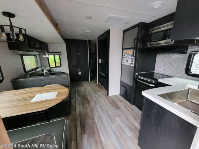 2023 Coachmen Freedom Express Liberty Edition 326BHDSLE - New Travel Trailer For Sale by South Hill RV Sales in Puyallup, Washington