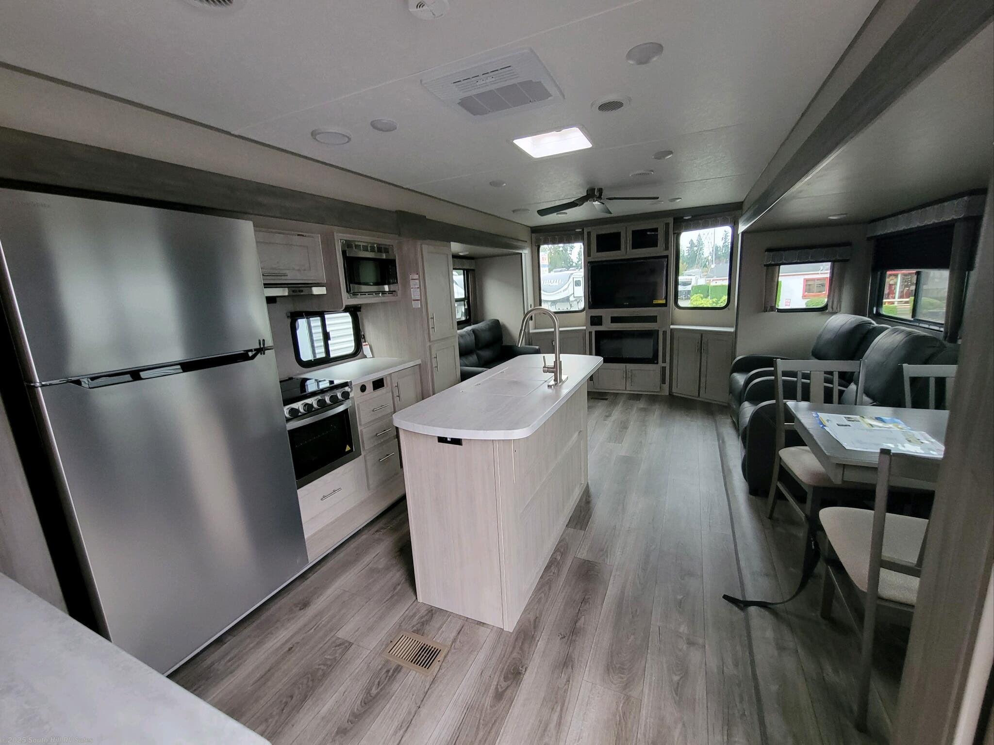 2023 Coachmen Catalina Destination 39MKTS RV for Sale in Yelm, WA 98597