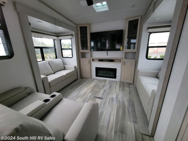 2023 Rockwood Ultra Lite 2898BS by Forest River from South Hill RV Sales in Puyallup, Washington