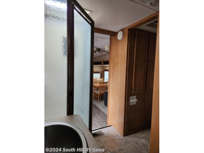 2006 Forest River Sierra 285RG - Used Fifth Wheel For Sale by South Hill RV Sales in Puyallup, Washington