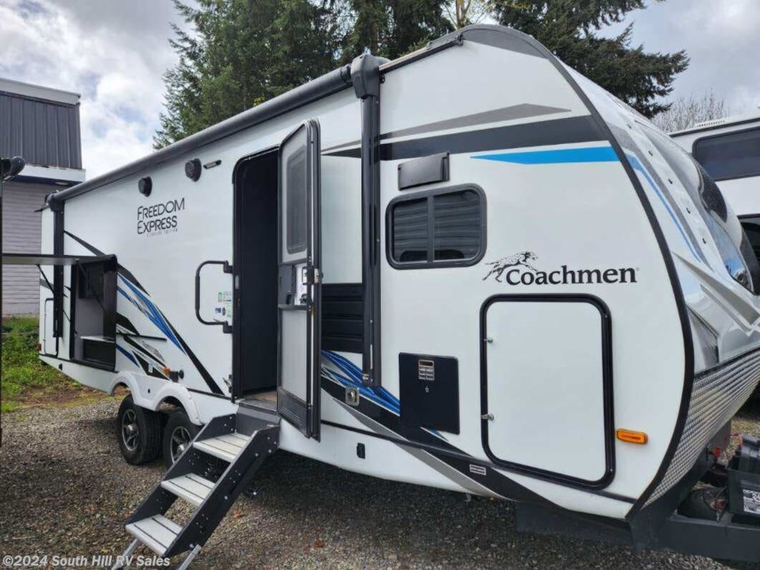 Used 2022 Coachmen Freedom Express Ultra Lite 259FKDS available in Puyallup, Washington