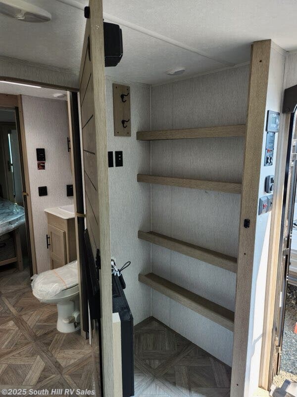 2025 Forest River Salem 22ERAS - New Travel Trailer for sale by South Hill RV Sales in Puyallup, Washington