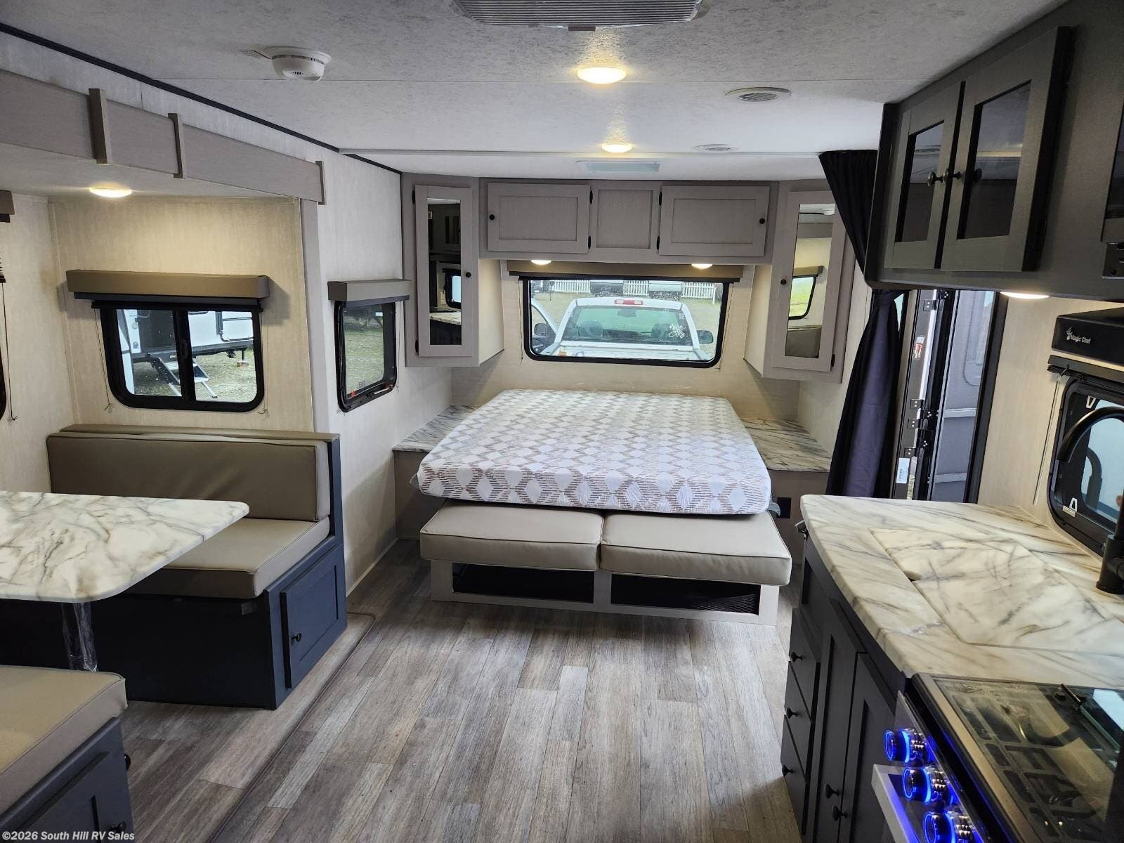2025 Apex Ultra-Lite 241BHS by Coachmen from South Hill RV Sales in Yelm, Washington