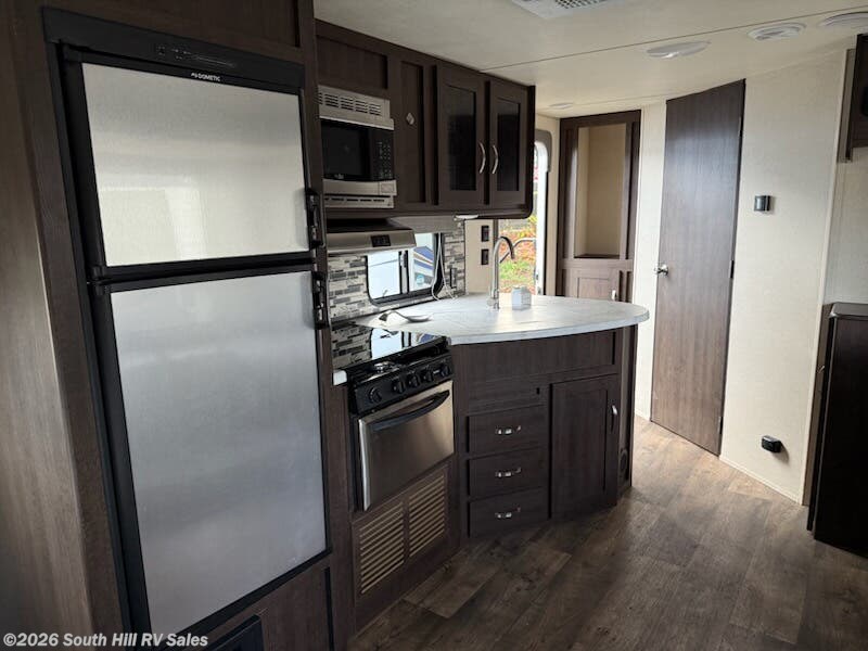 2018 Salem Cruise Lite T210RBXL by Forest River from South Hill RV Sales in Puyallup, Washington