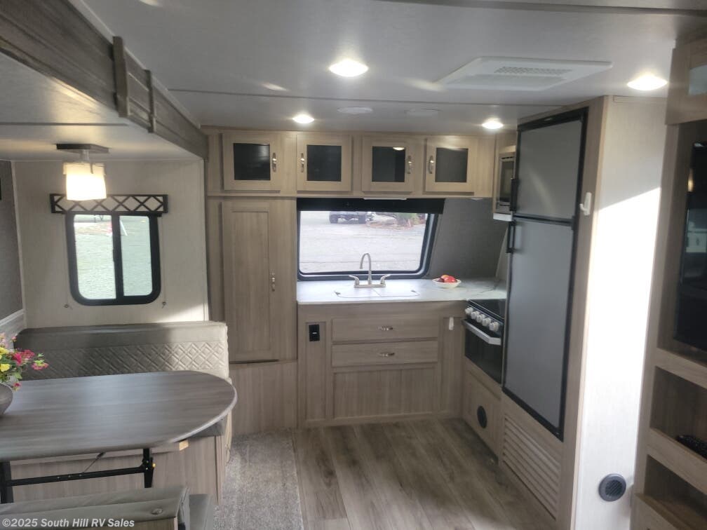 2020 Coachmen Freedom Express 259FKS - Used Travel Trailer for sale by South Hill RV Sales in Puyallup, Washington