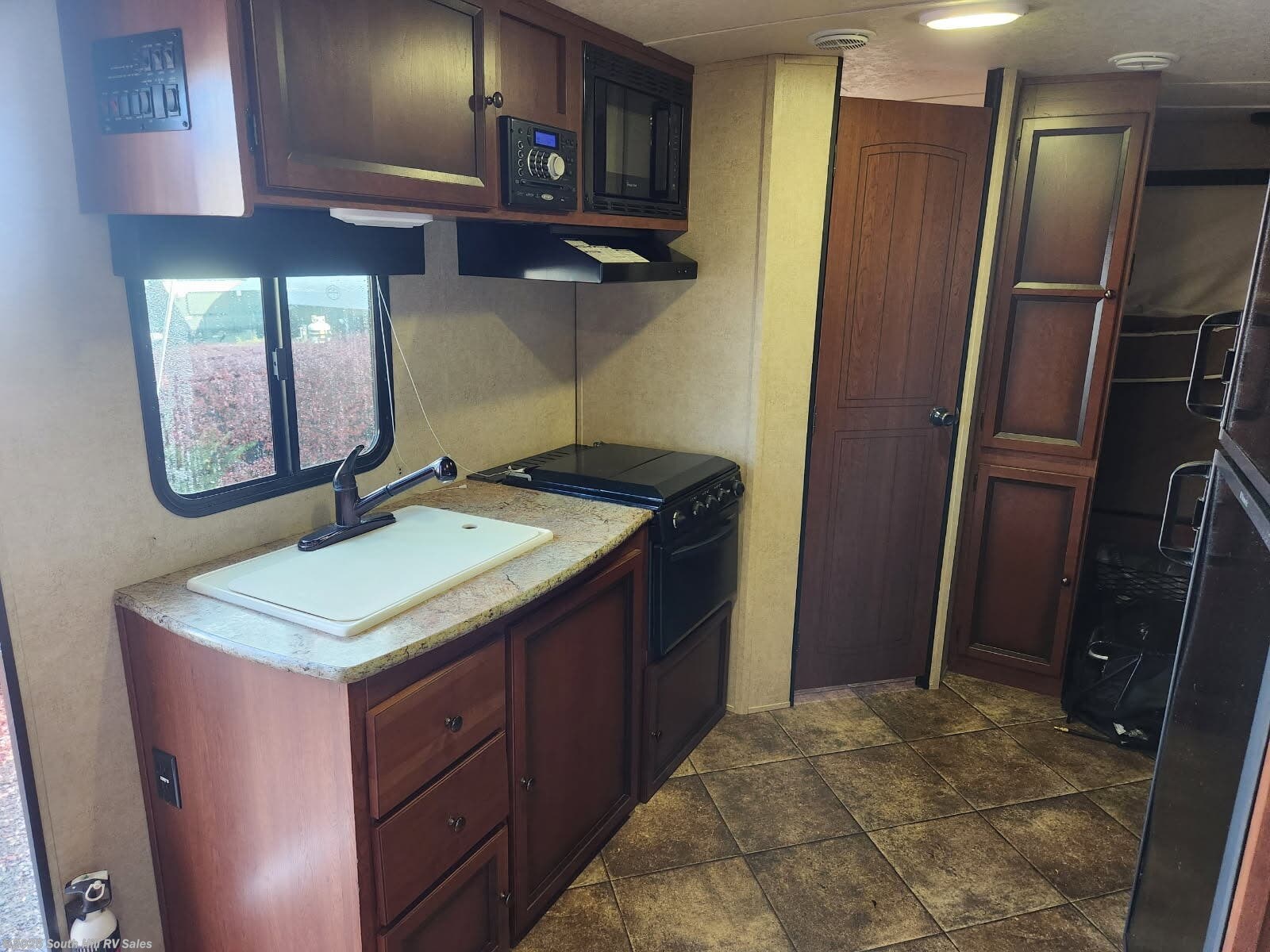 Used 2014 Palomino Solaire 213X available in Puyallup, Washington