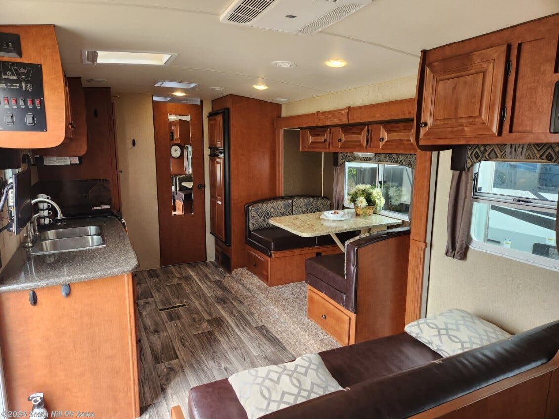 2017 Arctic Fox 25R by Northwood from South Hill RV Sales in Puyallup, Washington
