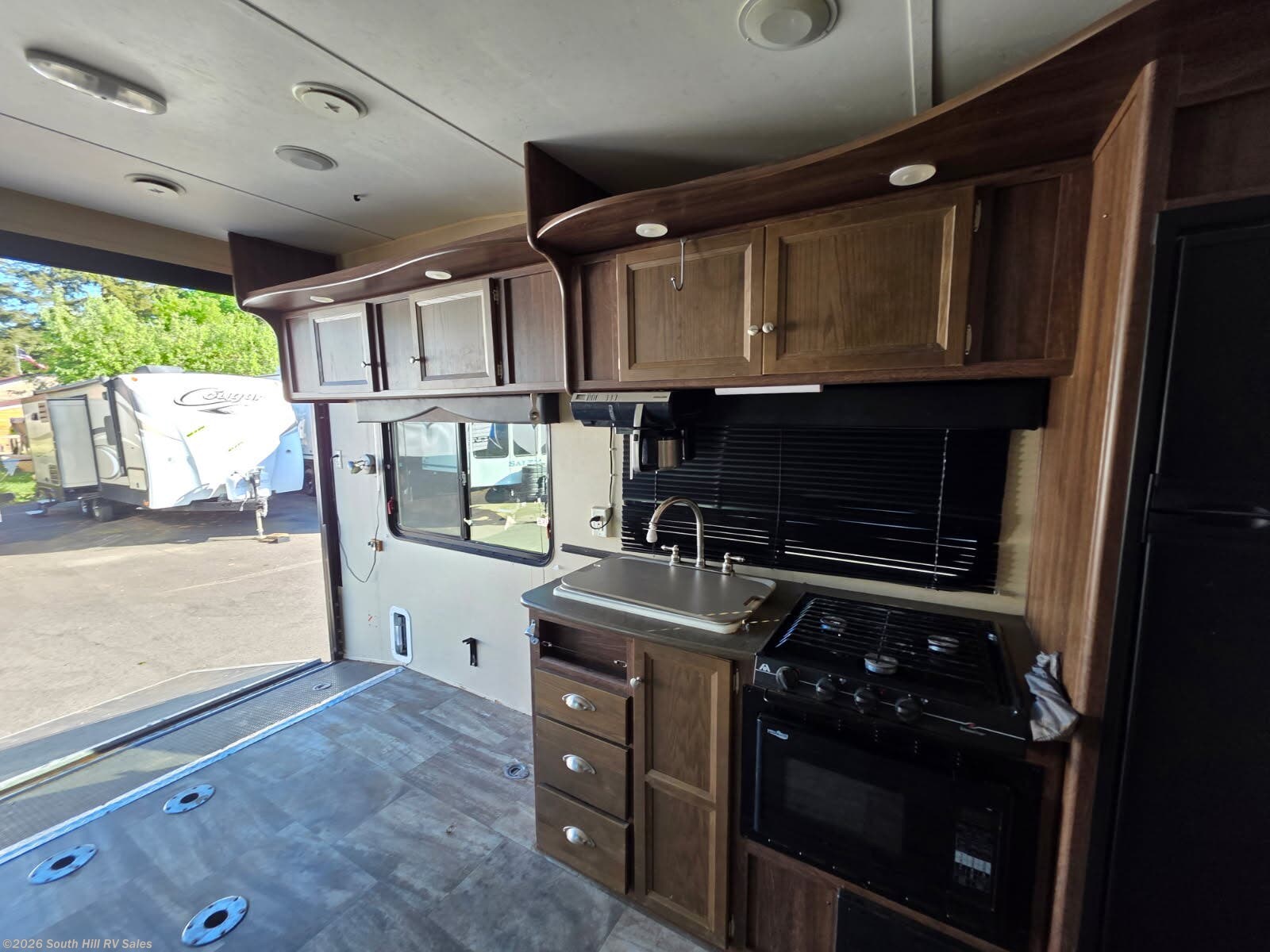 Used 2015 Dutchmen Rubicon 1905 available in Puyallup, Washington
