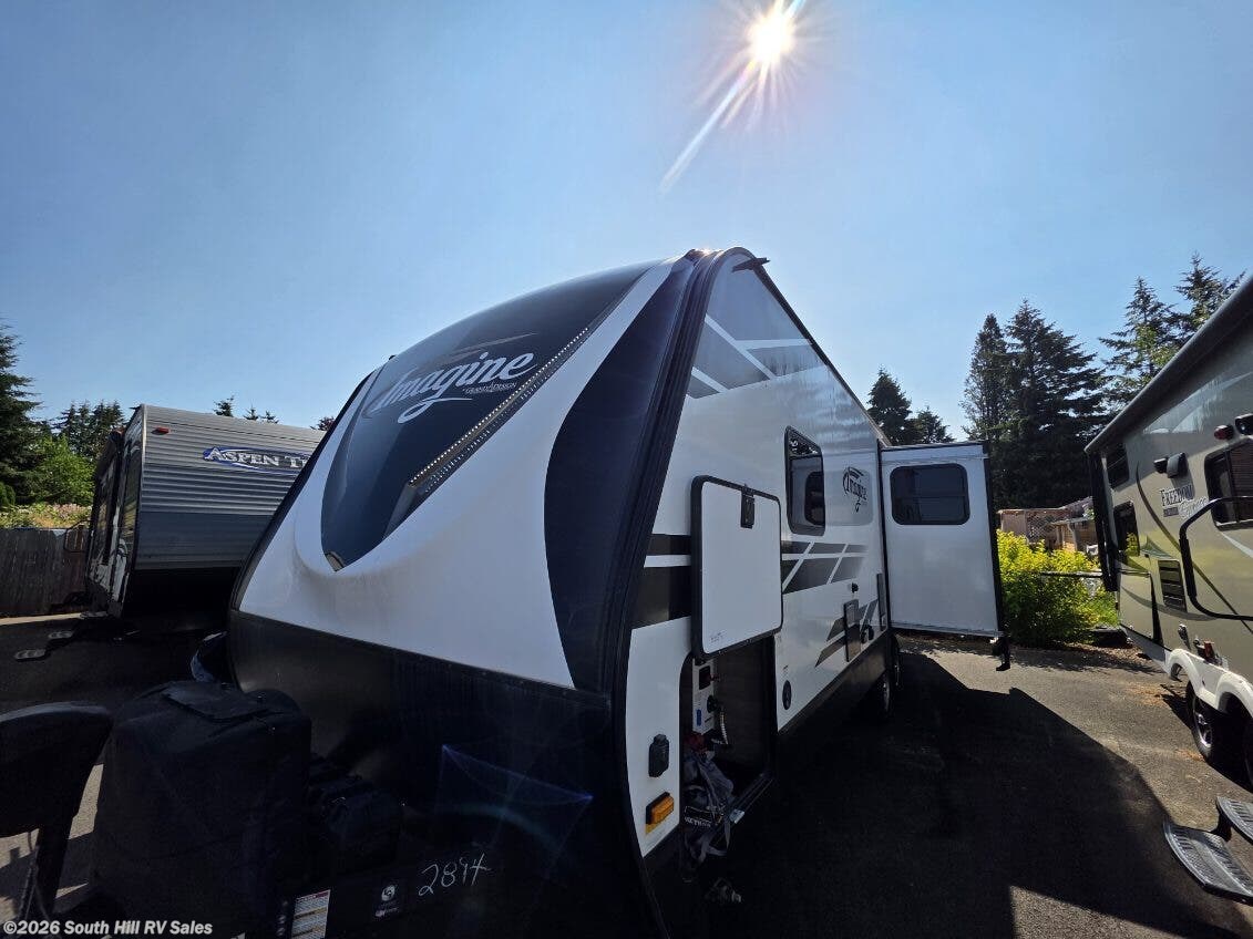 2020 Grand Design Imagine 2450RL - Used Travel Trailer For Sale by South Hill RV Sales in Puyallup, Washington features Microwave, Converter, Medicine Cabinet, Inverter, TV Antenna