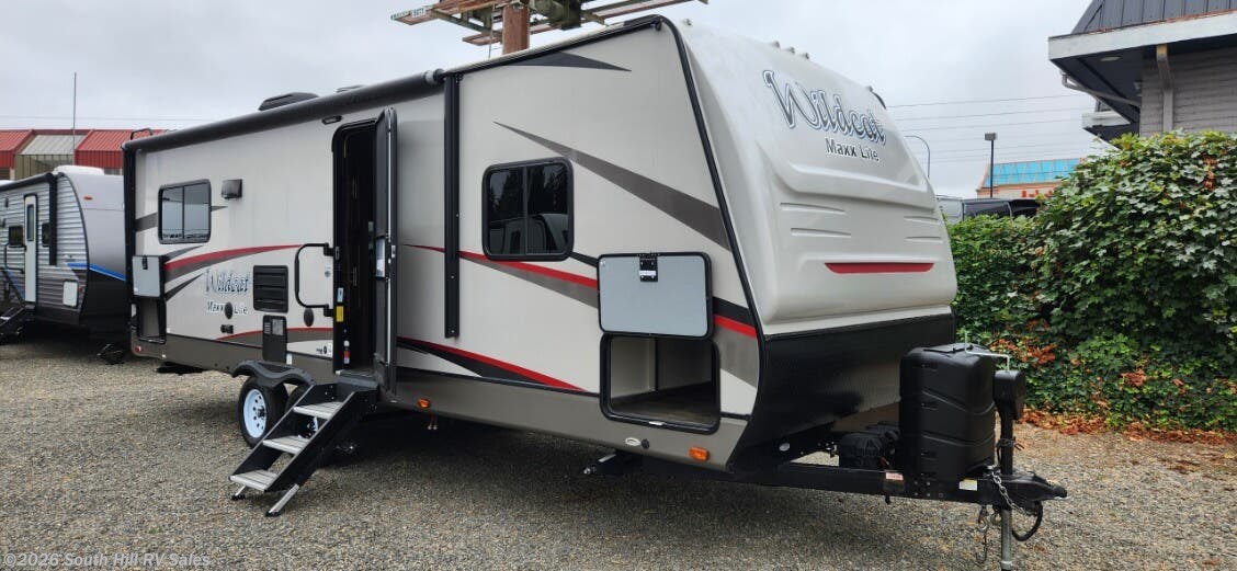 2018 Forest River Wildcat Maxx 255RLX - Used Travel Trailer For Sale by South Hill RV Sales in Puyallup, Washington features Shower, LED Lights, Toilet, Hide-A-Bed, TV