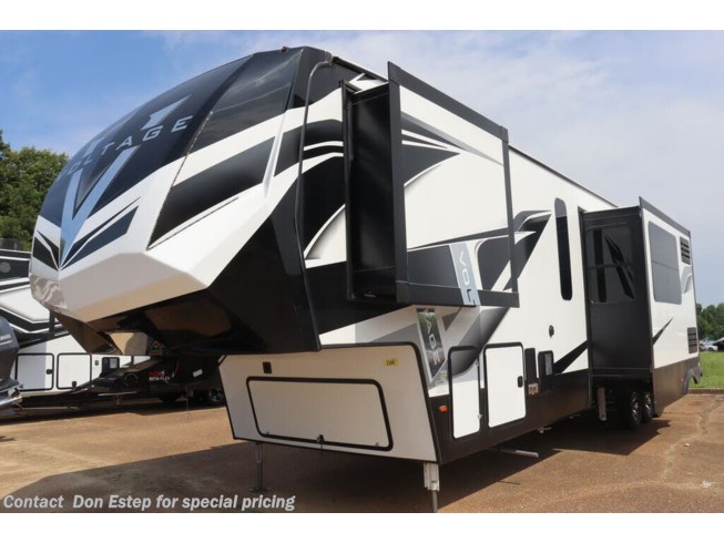 2022 Dutchmen Voltage 4145 - Used Toy Hauler For Sale by Southaven RV & Marine in Southaven, Mississippi