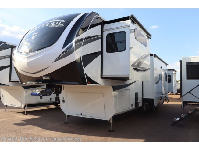 2024 Grand Design Solitude 391DL - New Fifth Wheel For Sale by Southaven RV & Marine in Southaven, Mississippi