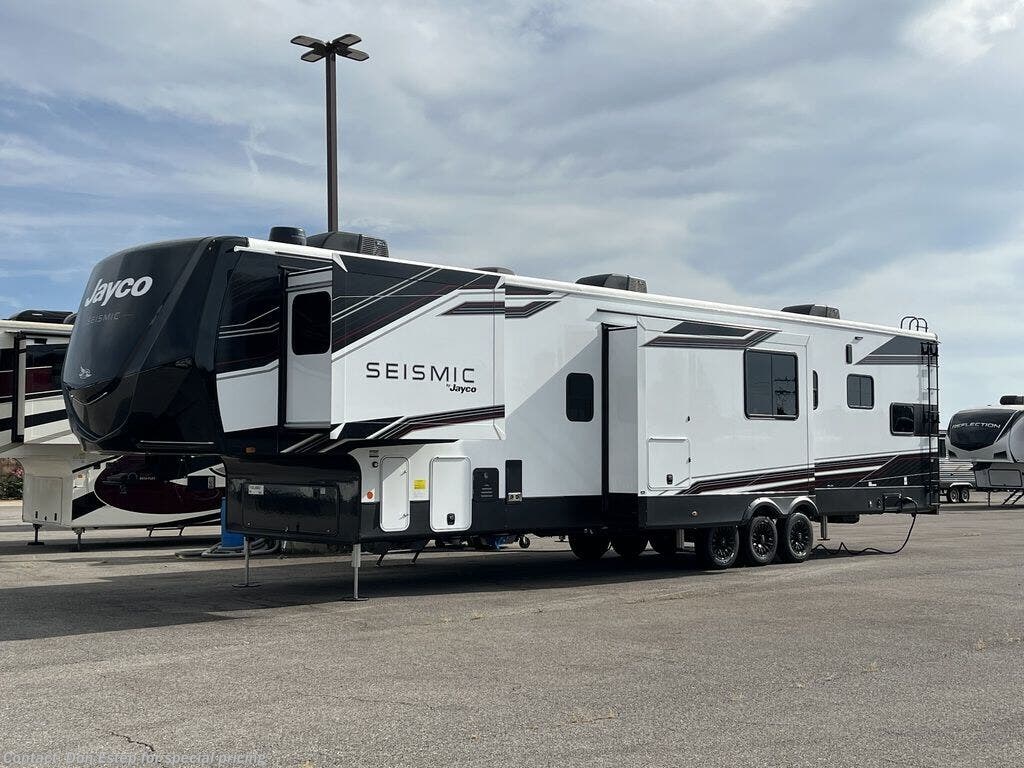 2026 Jayco Seismic 395 - New Toy Hauler For Sale by Southaven RV & Marine in Southaven, Mississippi