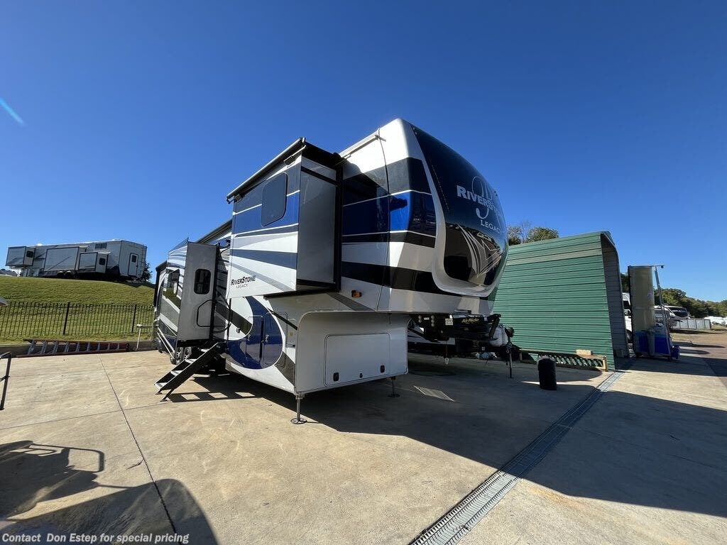 2022 Forest River RiverStone 42FSKG - Used Fifth Wheel For Sale by Southaven RV & Marine in Southaven, Mississippi