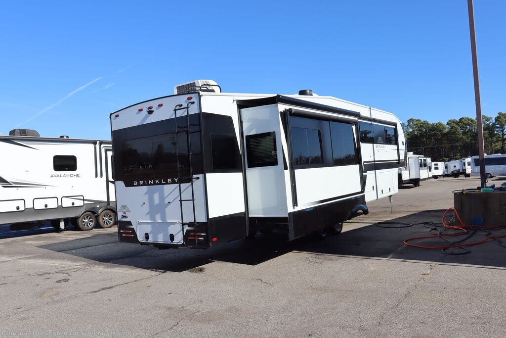 2024 Brinkley RV Model Z 3610 - Used Fifth Wheel For Sale by Southaven RV & Marine in Southaven, Mississippi