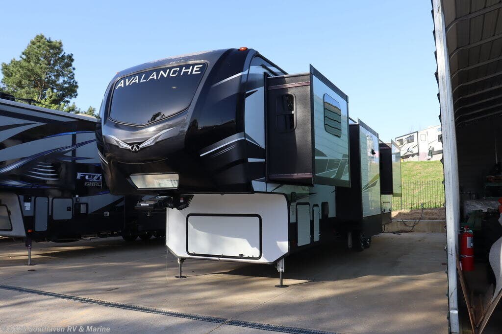 2020 Avalanche 383FL by Keystone from Southaven RV & Marine in Southaven, Mississippi