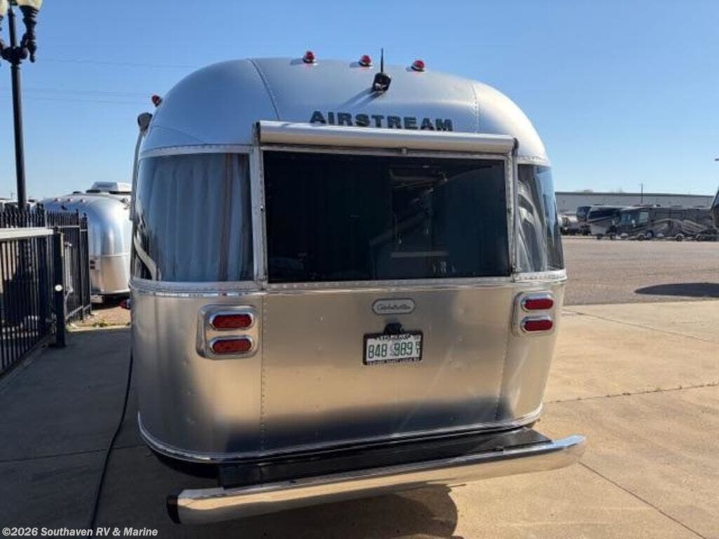 2024 Airstream 27FBQ - Used Travel Trailer For Sale by Southaven RV & Marine in Southaven, Mississippi