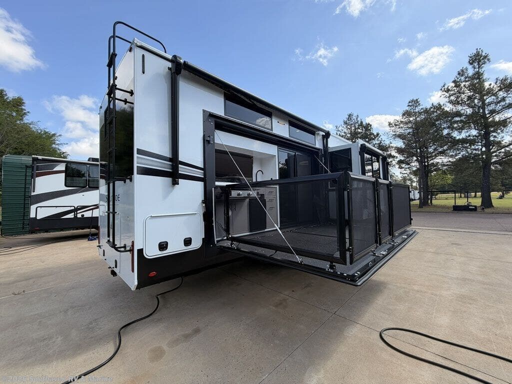 2026 Grand Design Solitude 414LJMJ - New Fifth Wheel For Sale by Southaven RV & Marine in Southaven, Mississippi