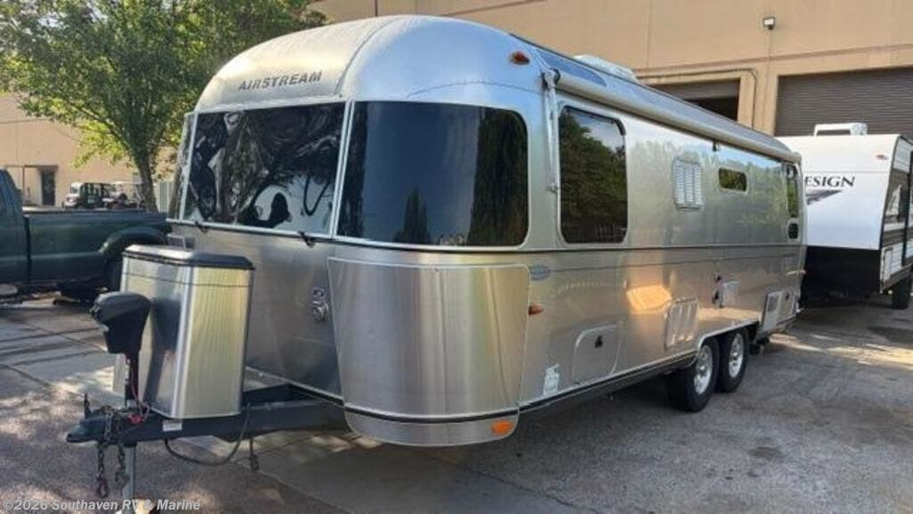 2012 Airstream Flying Cloud 25 - Used Travel Trailer For Sale by Southaven RV & Marine in Southaven, Mississippi