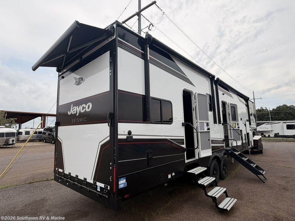 New 2027 Jayco 359 available in Southaven, Mississippi