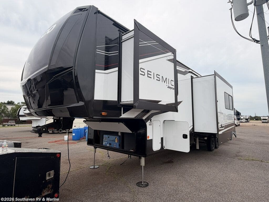 2027 Jayco 359 - New Fifth Wheel For Sale by Southaven RV & Marine in Southaven, Mississippi