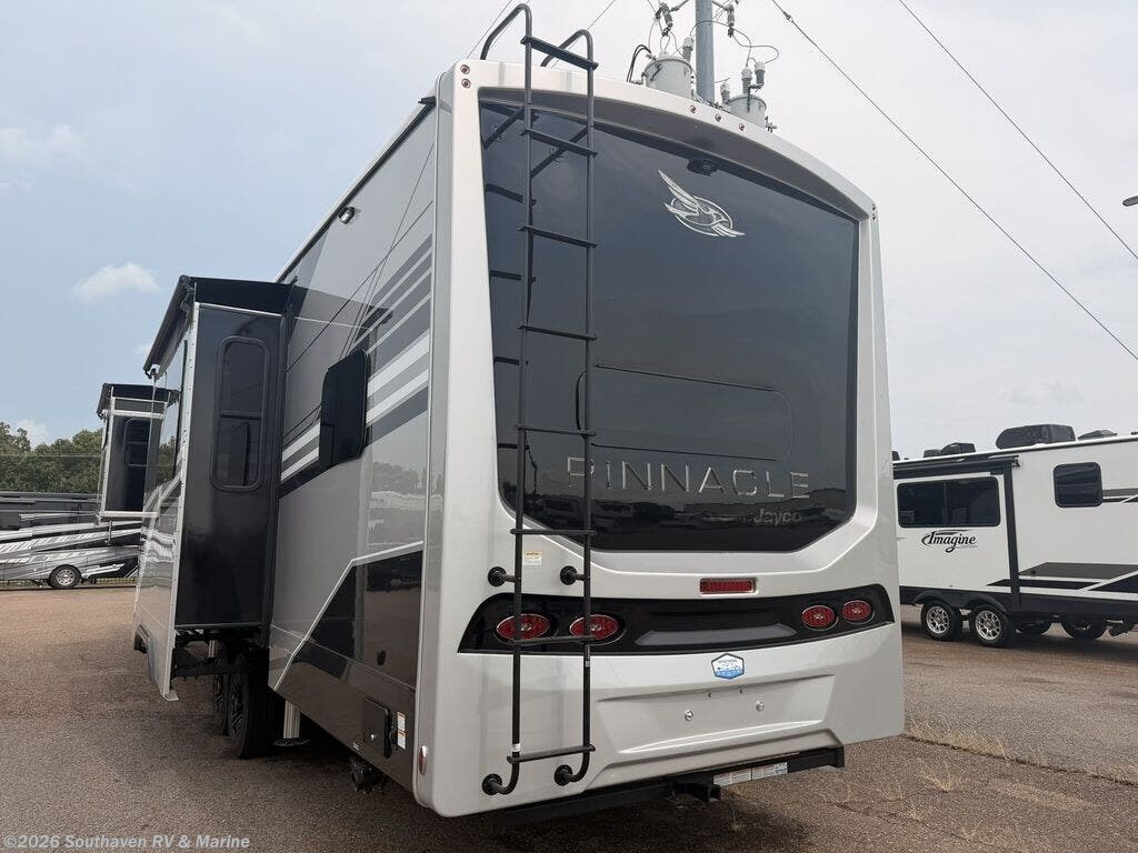 New 2027 Jayco Pinnacle 38FBRK available in Southaven, Mississippi