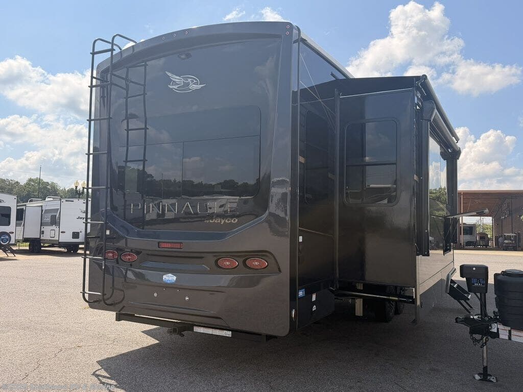 New 2027 Jayco Pinnacle 38SSWS available in Southaven, Mississippi