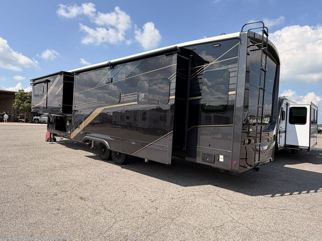 2027 Pinnacle 38SSWS by Jayco from Southaven RV & Marine in Southaven, Mississippi