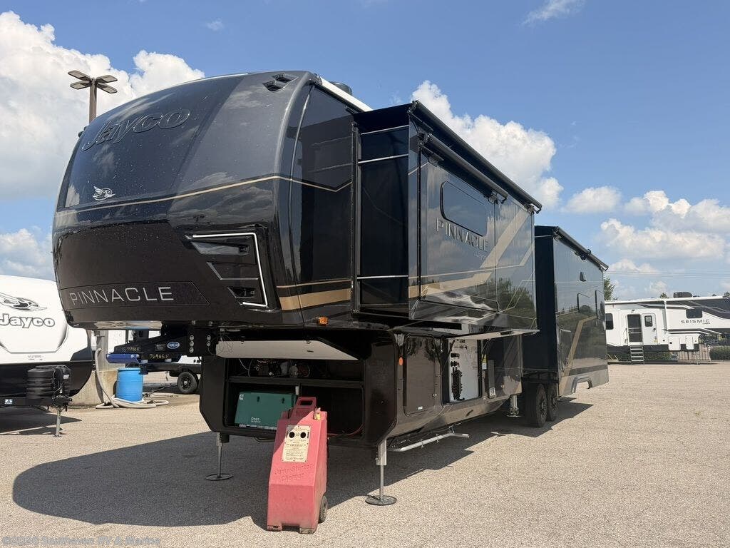 2027 Jayco Pinnacle 38SSWS - New Fifth Wheel For Sale by Southaven RV & Marine in Southaven, Mississippi