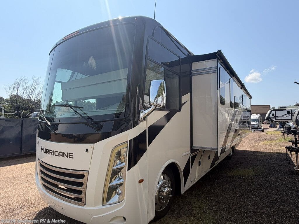 2022 Thor Motor Coach Hurricane® 34J - Used Class A For Sale by Southaven RV & Marine in Southaven, Mississippi