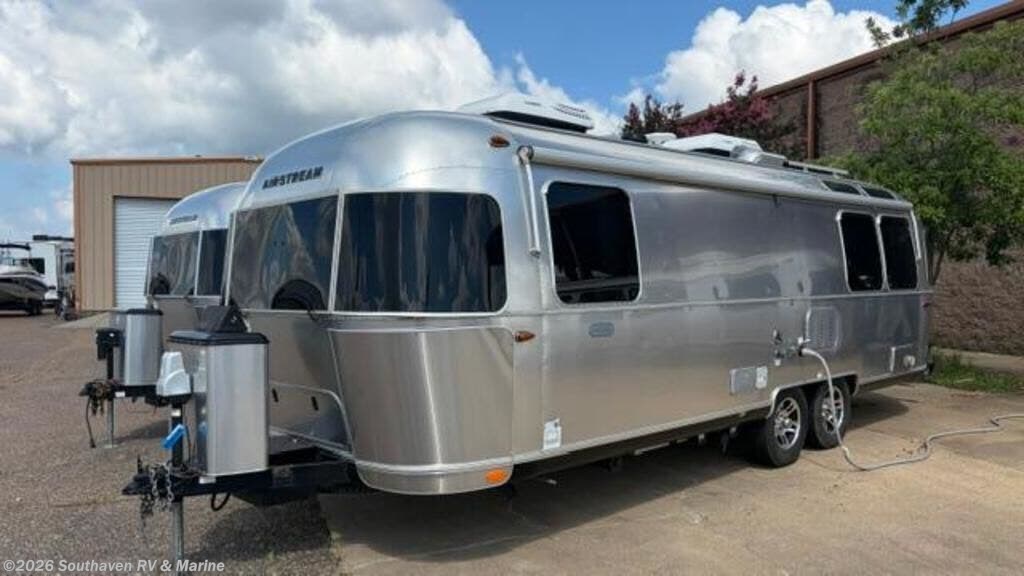 2019 Airstream Globetrotter® 27FBQ - Used Travel Trailer For Sale by Southaven RV & Marine in Southaven, Mississippi