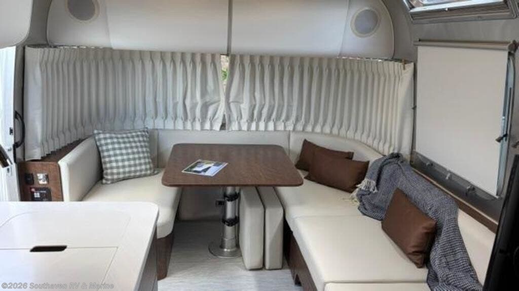 Used 2019 Airstream Globetrotter® 27FBQ available in Southaven, Mississippi