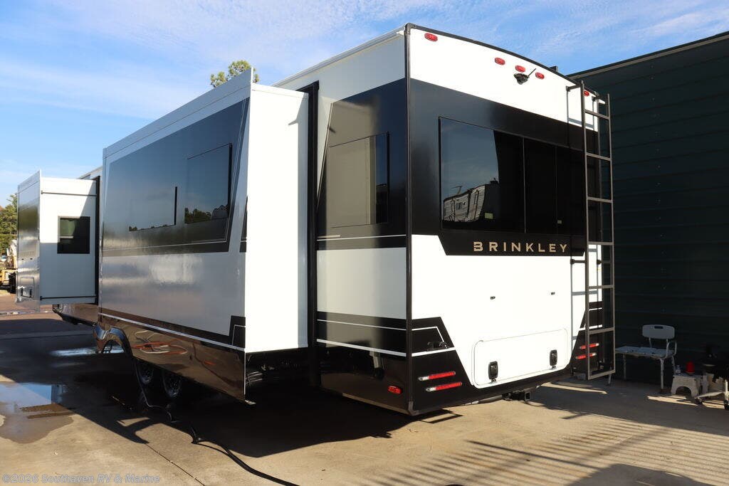 New 2027 Brinkley RV 310 available in Southaven, Mississippi