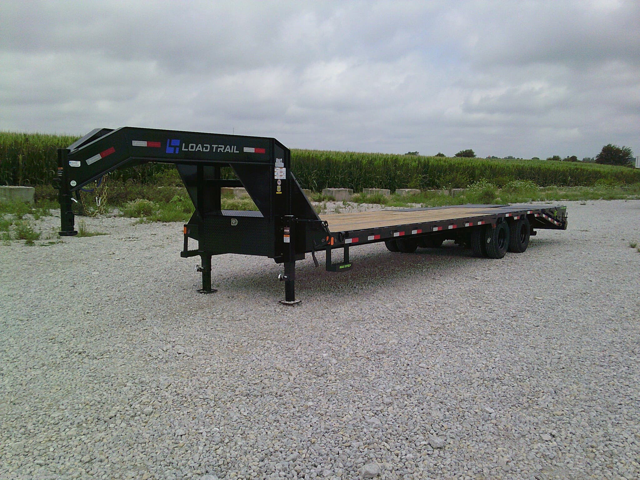 2026 Load Trail GP 102" x 32'  Low-Pro GN Trailer 25.9K
