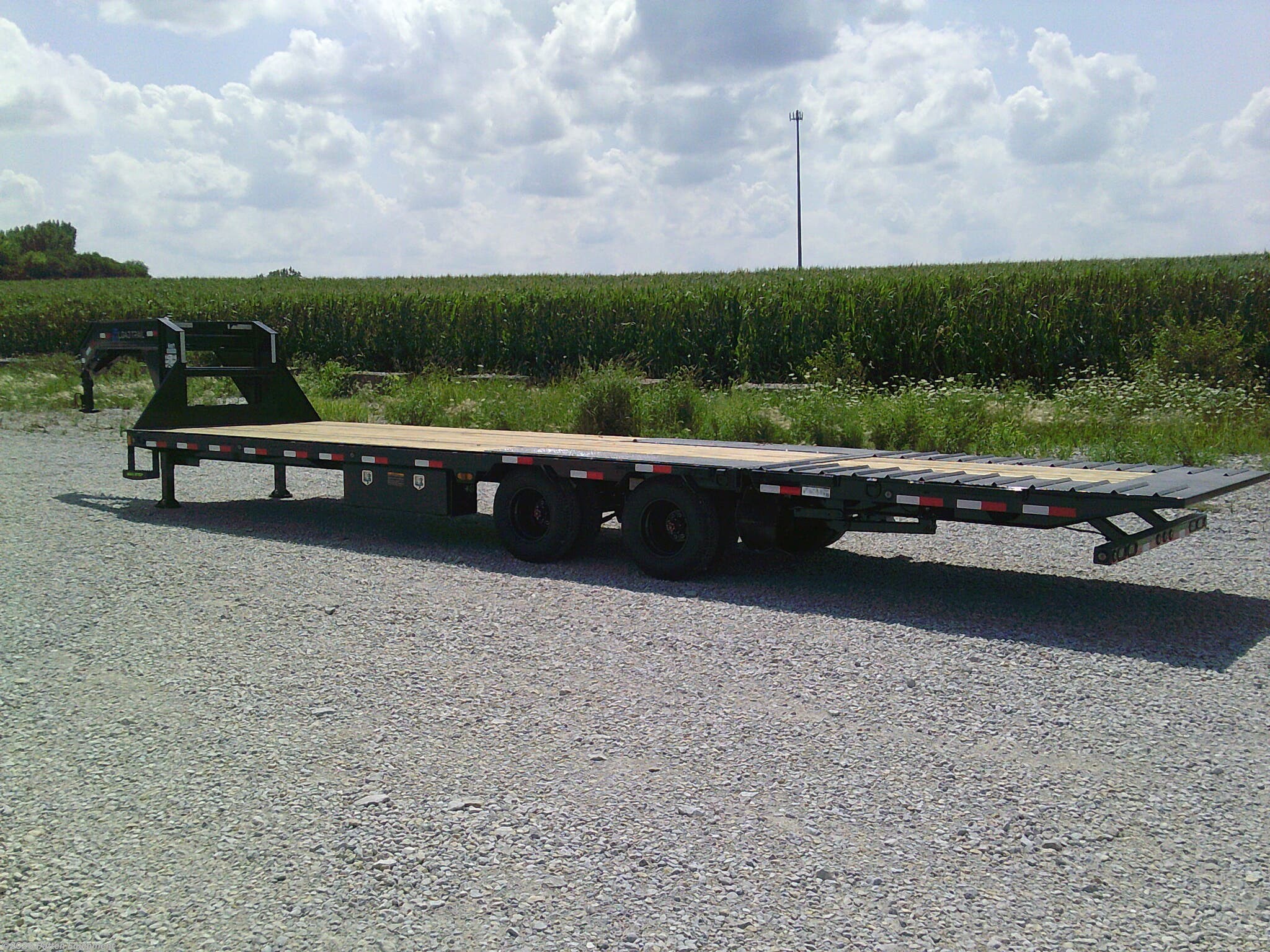 2026 Load Trail GL 102"x 32'Low-Pro GN w/Hyd. Dove Trailer 25.9K - New Deckover/Flat Deck Trailer for sale by Patten Equipment in Urbana, Iowa