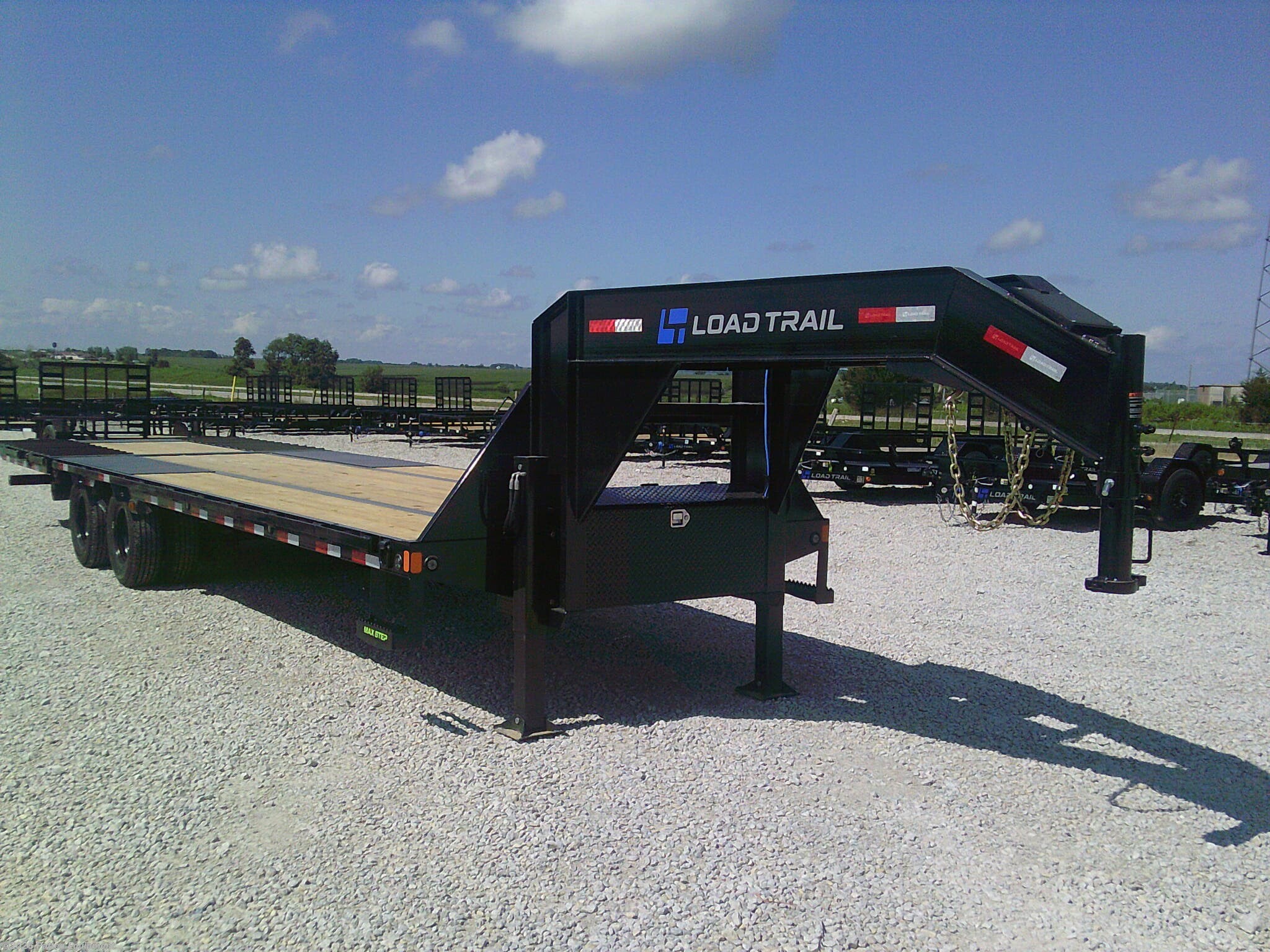 New 2026 Load Trail GL 102"x32' Low-Pro GN w/Hyd. Dove Trailer 25.9K available in Urbana, Iowa