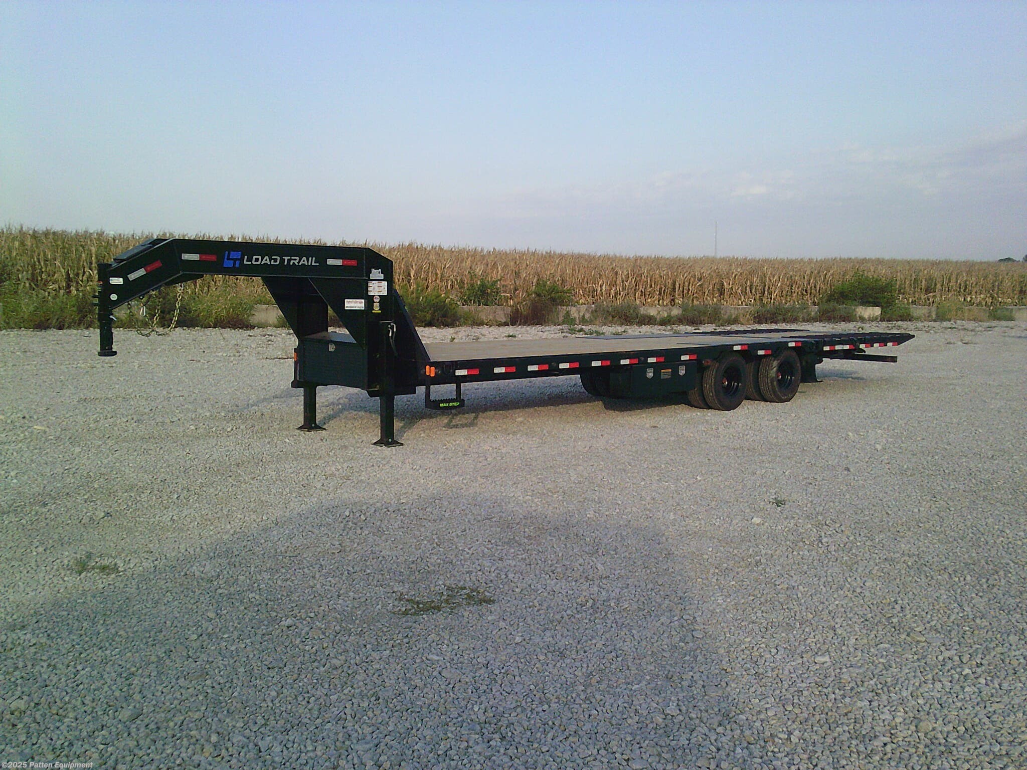 2026 Load Trail GL 102" x 32' Tandem Low-Pro Gooseneck w/Hyd. Dove Tr
